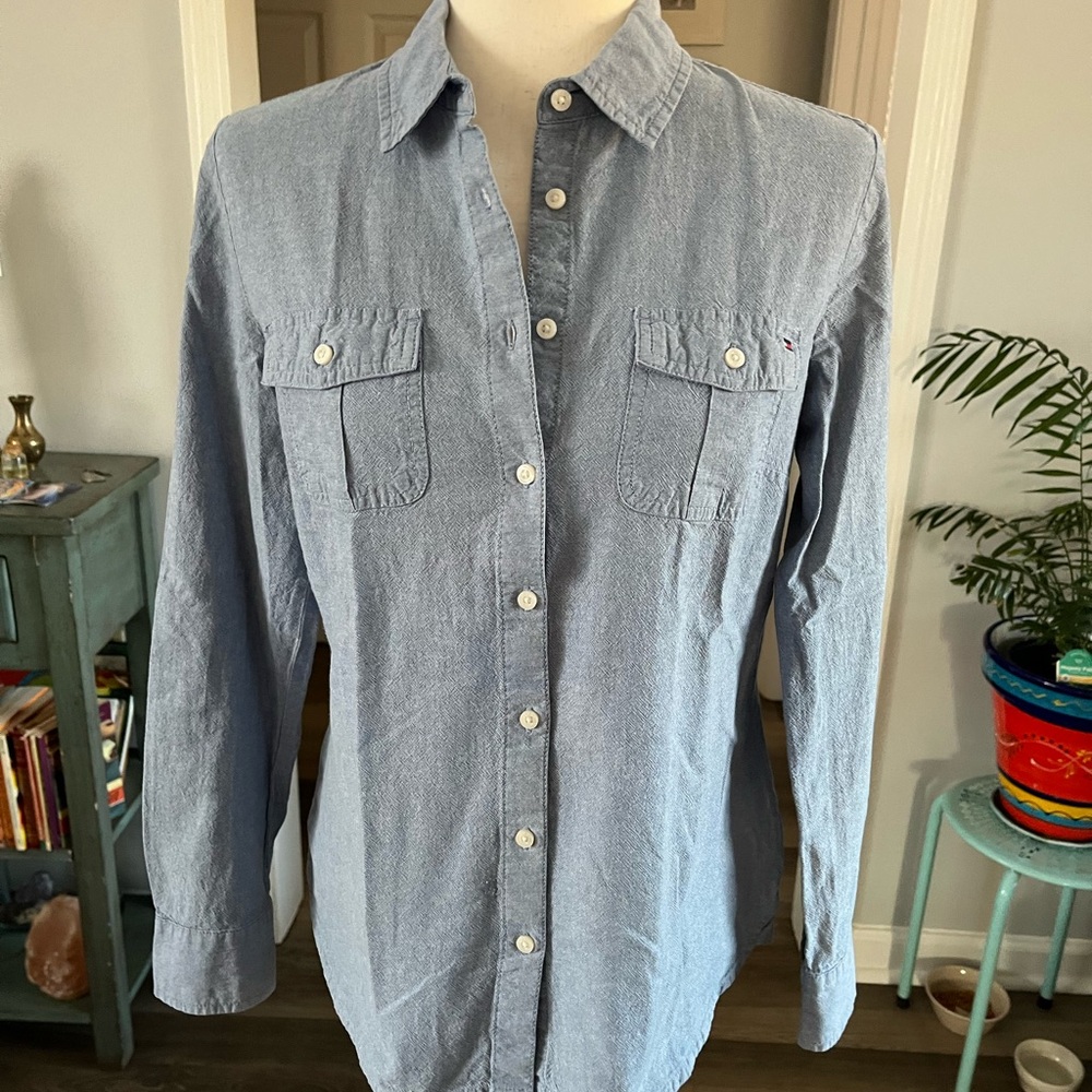 Tommy Hilfiger Vintage Light Blue Casual Button-Down Shirt With Pockets - Picture 1 of 10